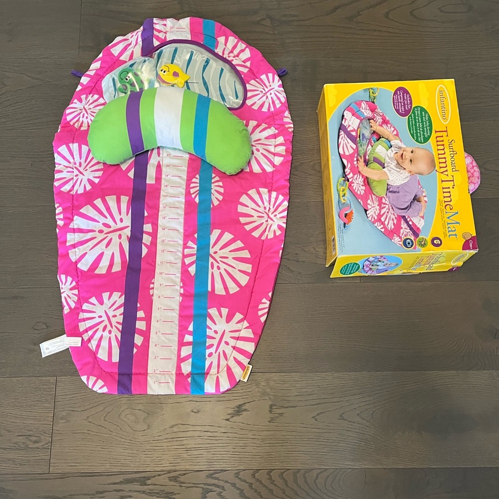 Infantino baby girl tummy mat EUC